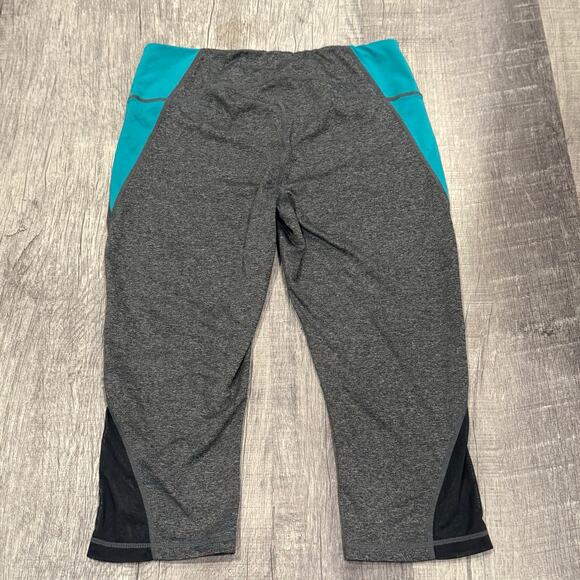 Z by Zella Size Large Capri Leggings Gray and Teal - Picture 4 of 5